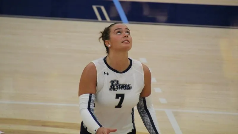 Shepherd Volleyball Sweeps Shippensburg