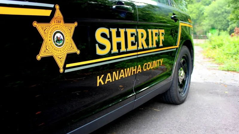 Three people injured in stabbing in Kanawha County, deputies say