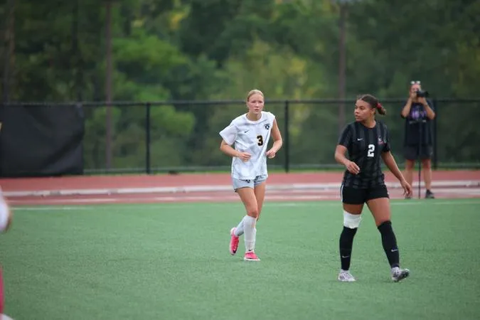 Hilltoppers Fall to Charleston, 3-0