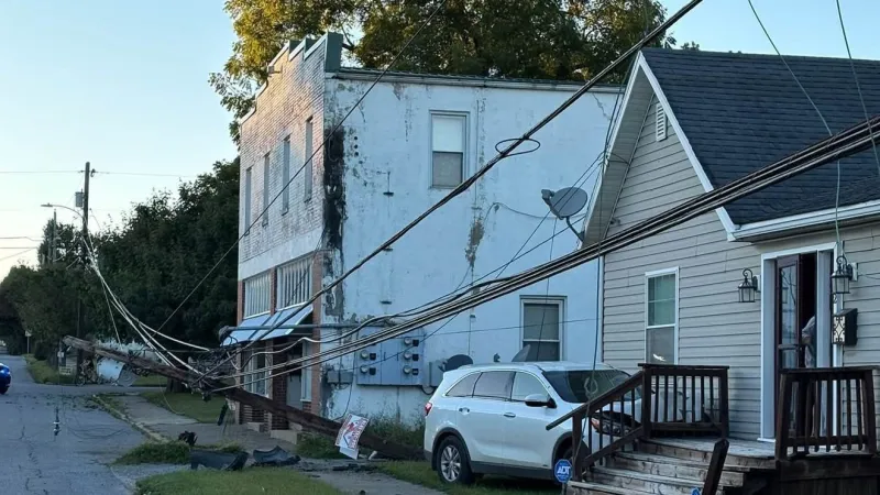 Man arrested for DUI after allegedly crashing into house, utility pole