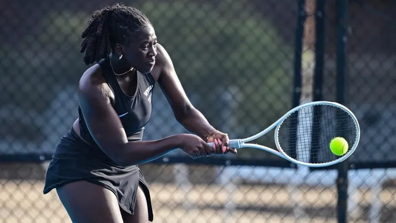 Yellow Jackets close fall with win at Eagles