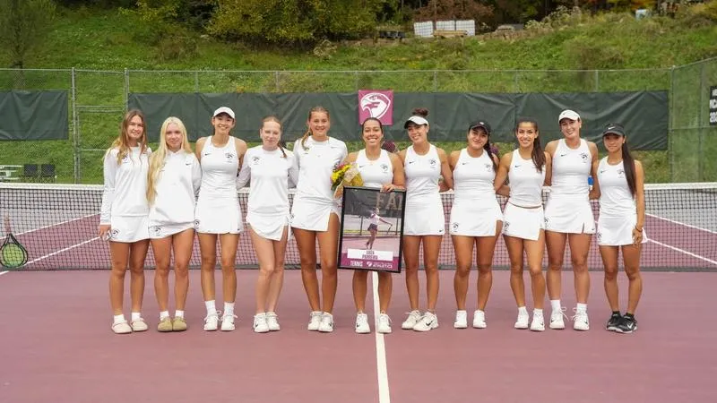 Women's Tennis Tops Walsh on Homecoming