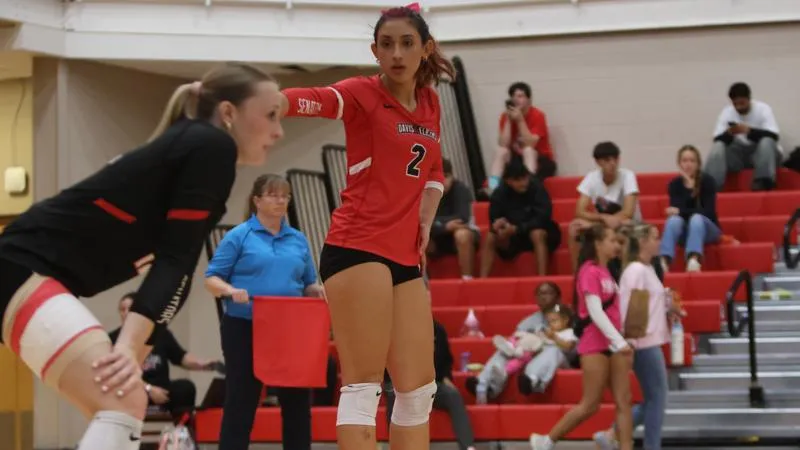 D&E Battles Salem in Four-Set Match