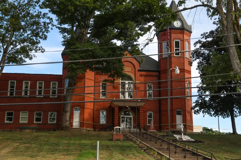 Putnam County Prosecutor Kris Raynes making push to become county judge