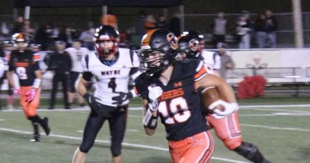 Prep football: Chapmanville throttles Wayne 58-14 for homecoming win
