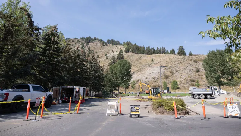 Access on Gregory Lane alters again; businesses still open