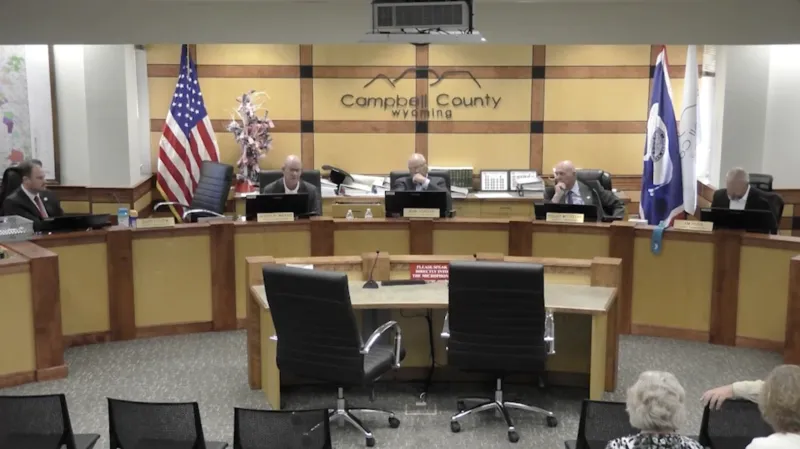 Campbell County commissioners vote down salary increase after split vote
