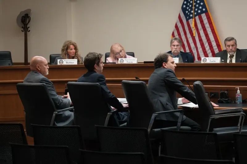 Wyoming lawmakers unmoved by Gray's calls to reexamine electoral maps