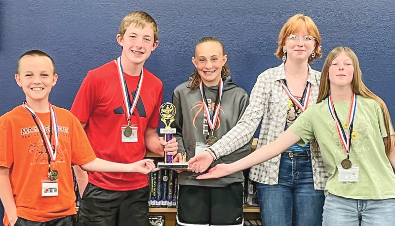 Powell Middle School team wins Knowledge Bowl