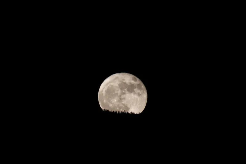 SNAPPED: Blue micromoon glows over valley