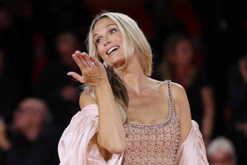 Molly Sims Thinks One Trait Should Send Women Running