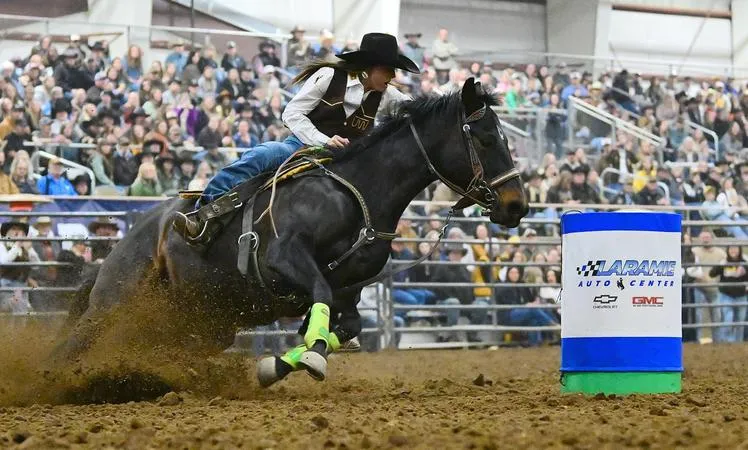 Wyoming's Makenzi Scott barrels her way to the CNFR