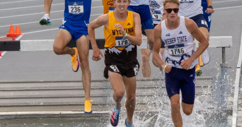 Holtzen falls, UW career ends at NCAA Championships