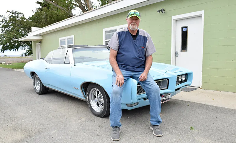 Longtime Powell vet retires; practice in new, local hands