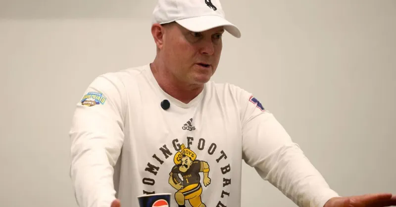 Texas lineman pledges commitment to Cowboys