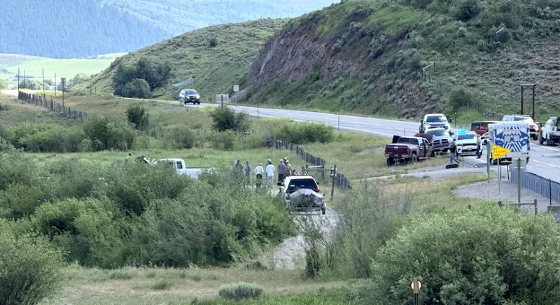 Two-vehicle accident near river turnoff results in minor injuries