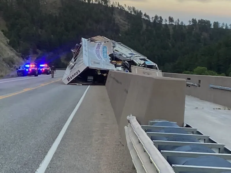 Six injured after runaway RV hits Buffalo highway safety system