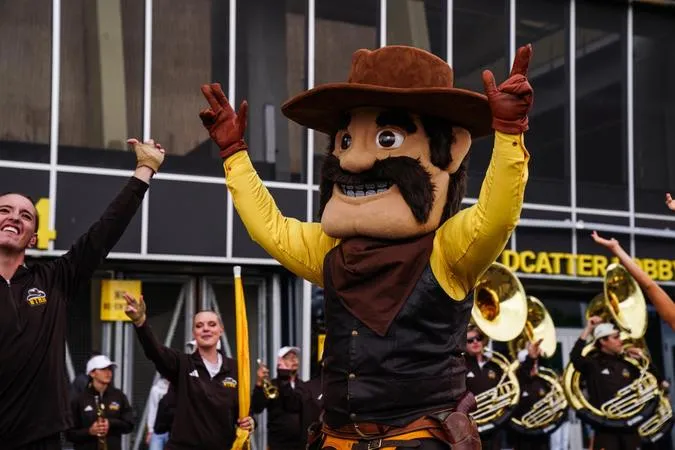 14 Cowboys Earn Preseason All-MW Honors by Athlon Sports