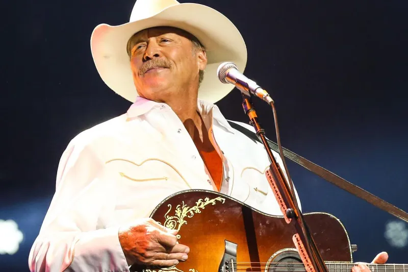 Watch Alan Jackson's 4th of July Performance of 'America the Beautiful' [Video]