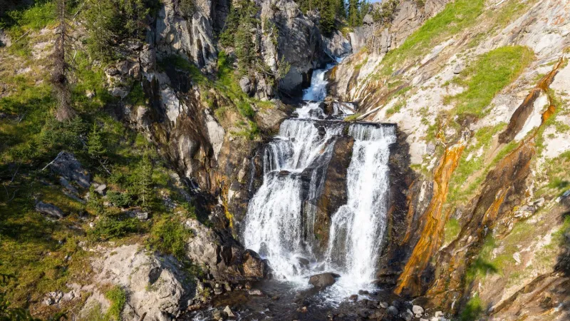 Yellowstone lifts remaining bear-related closures near Mystic Falls