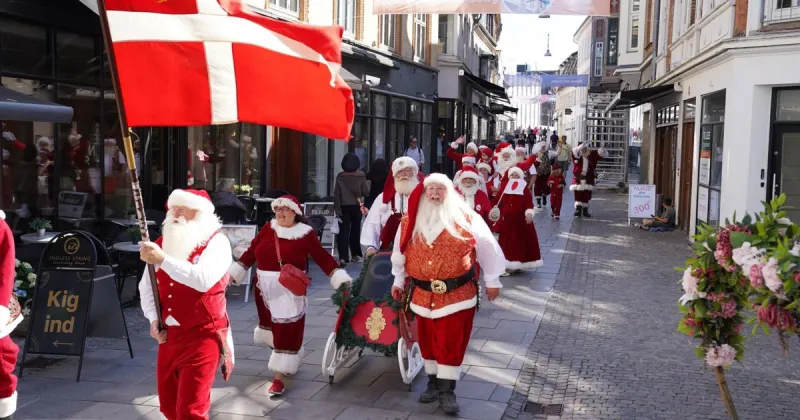World Santa Congress brings Christmas cheer to the height of summer