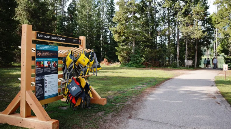 4 loaner kiosks offer life jackets near Grand Teton waters
