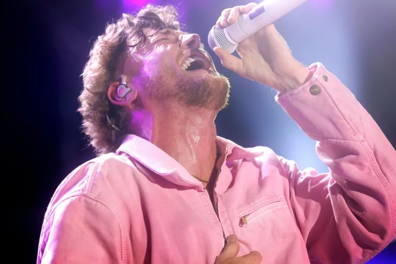 Bailey Zimmerman Cancels International Tour, Focusing On Family
