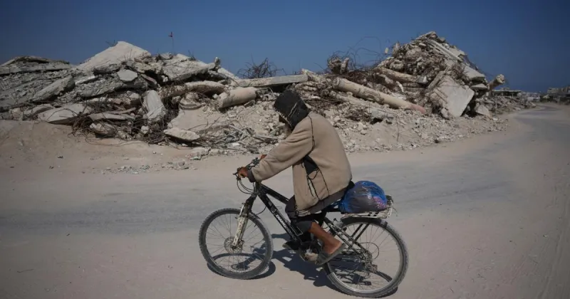 Hamas says it will disarm if Israel halts strikes and withdraws from Gaza, but obstacles remain