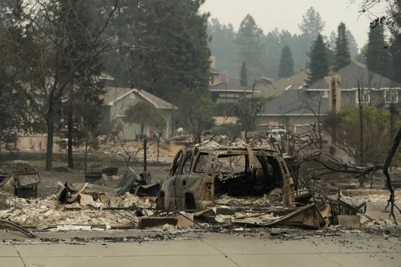 Washington state fires destroy hundreds of structures and force Spokane-area residents to evacuate