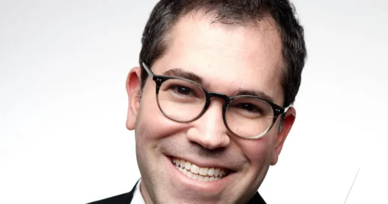 Music festival, pianist Einhorn tip hats to Broadway