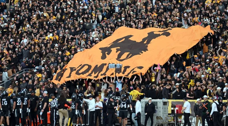 Wyoming's Taylor Hasselbeck Suffers Season-Ending Knee Injury