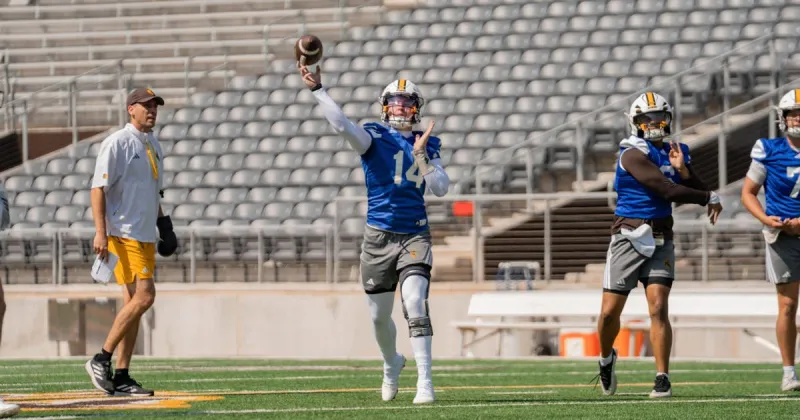 Forgotten Sims intent on winning Wyoming QB1 job