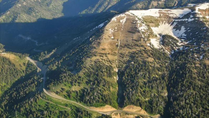 Bear encounter closes History Trail at top of Teton Pass