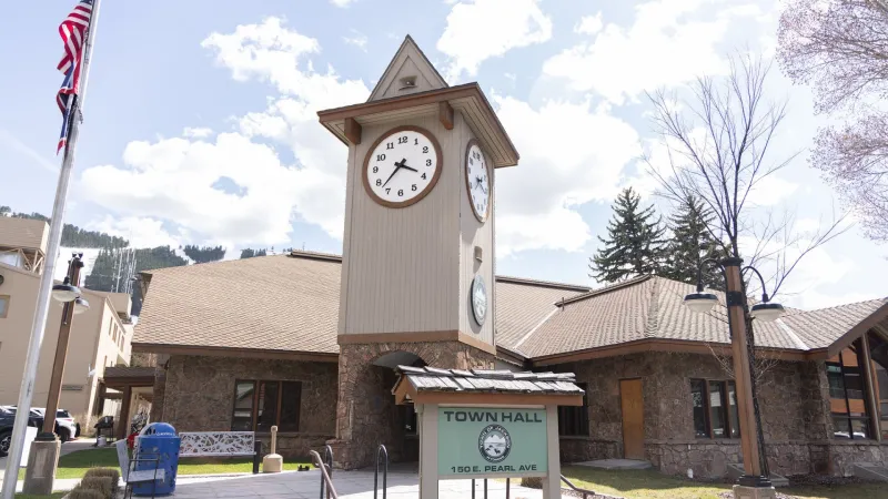 Jackson Town Hall to undergo exterior improvements, new coat of paint
