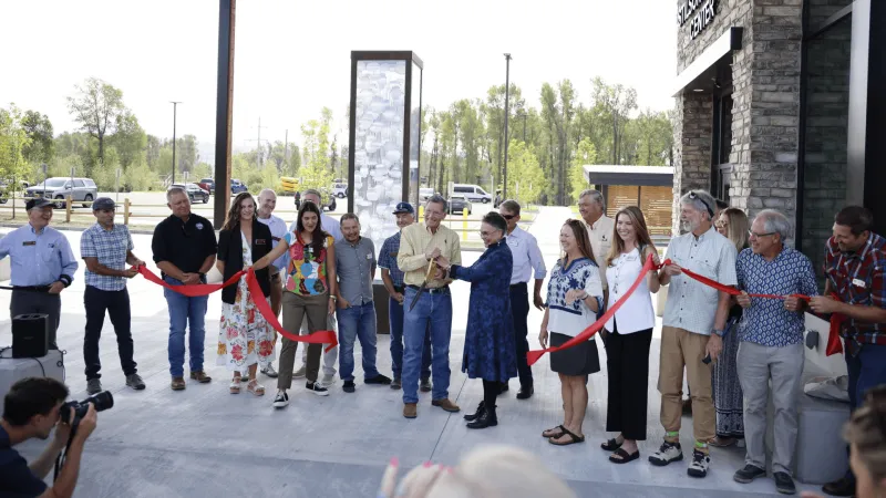How county commission candidates approach town, state collaboration