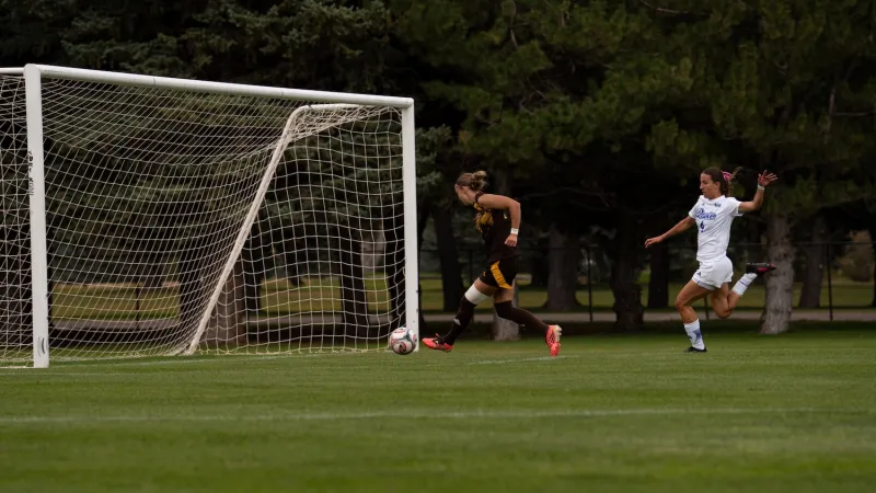 Alyssa Glover Scores in Waning Seconds to Lift Soccer to 1-0 Victory over Drake