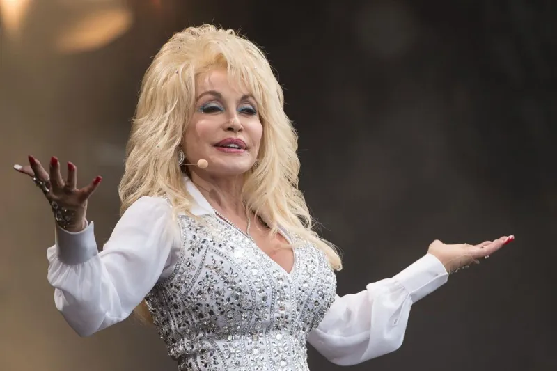 Dolly Parton Gives Hopeful Health Update
