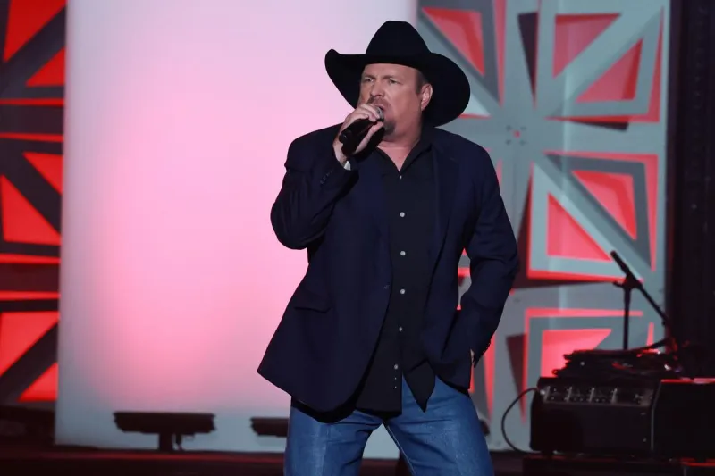 Garth Brooks Shows Russell Dickerson Some Serious Love