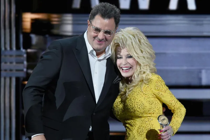 Vince Gill Remembers Dolly Parton