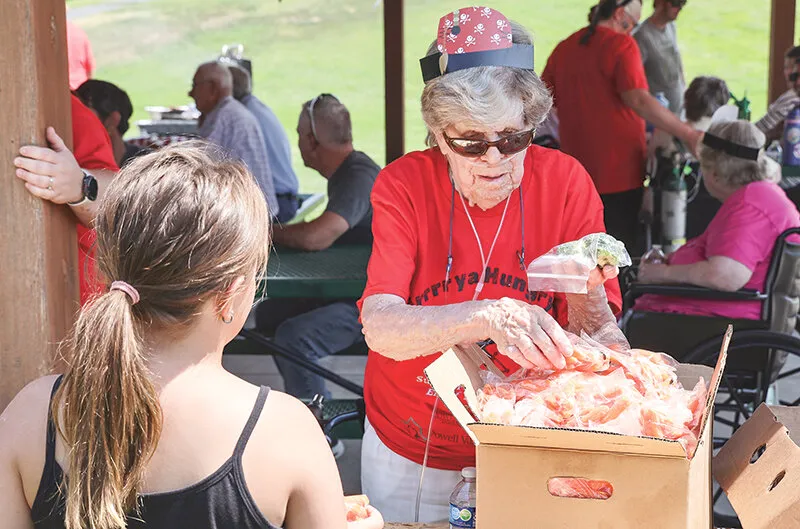 Powell care center resident helps summer food program