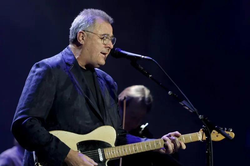 Vince Gill Honors Dolly Parton In the Best Possible Way
