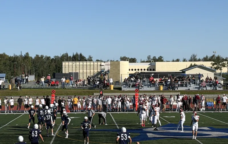 Braves fend off Stars for 35-27 win in Alaska