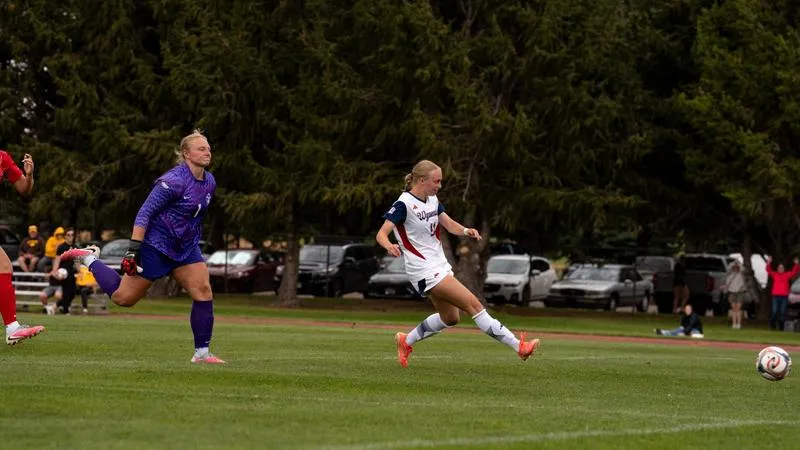 Soccer Celebrates Seniors with 5-2 Victory over South Dakota