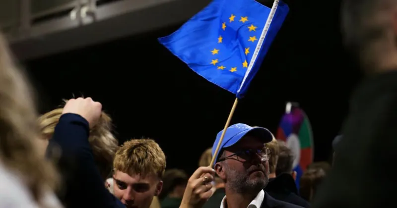 Icelandic voters reject a proposal to restart negotiations to join the European Union