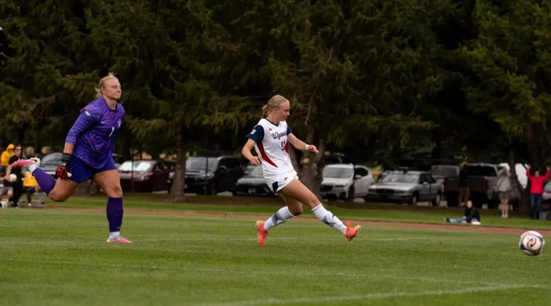 Cowgirls Celebrate Seniors with 5-2 Victory over South Dakota