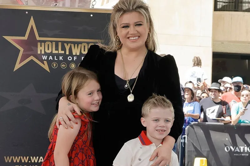 Kelly Clarkson's Daughter Left Her Speechless On Her Final Talk Show Episode [Watch]