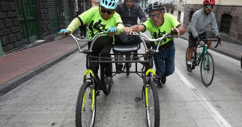 Tandem bicycle club in Ecuador's capital leads blind riders to new adventures