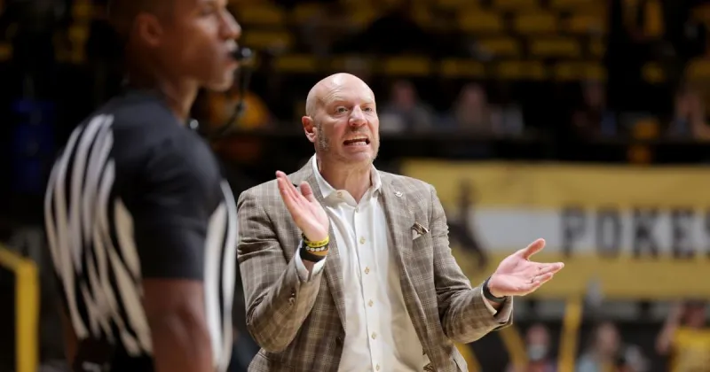 Wyoming men's basketball lands commitment from Texas guard