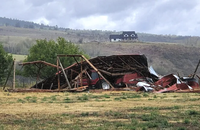 Did a tornado form in Smoot during microburst?