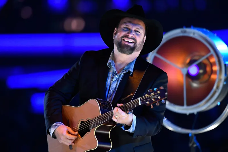 Garth Brooks' New Tour Is a Blast From the Past